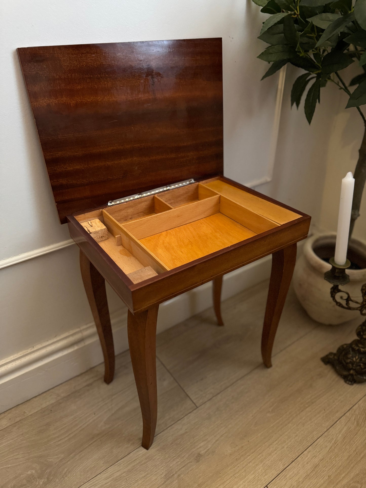 Italian Inlaid Musical Vintage Wooden Table / Jewellery Holder with Lid