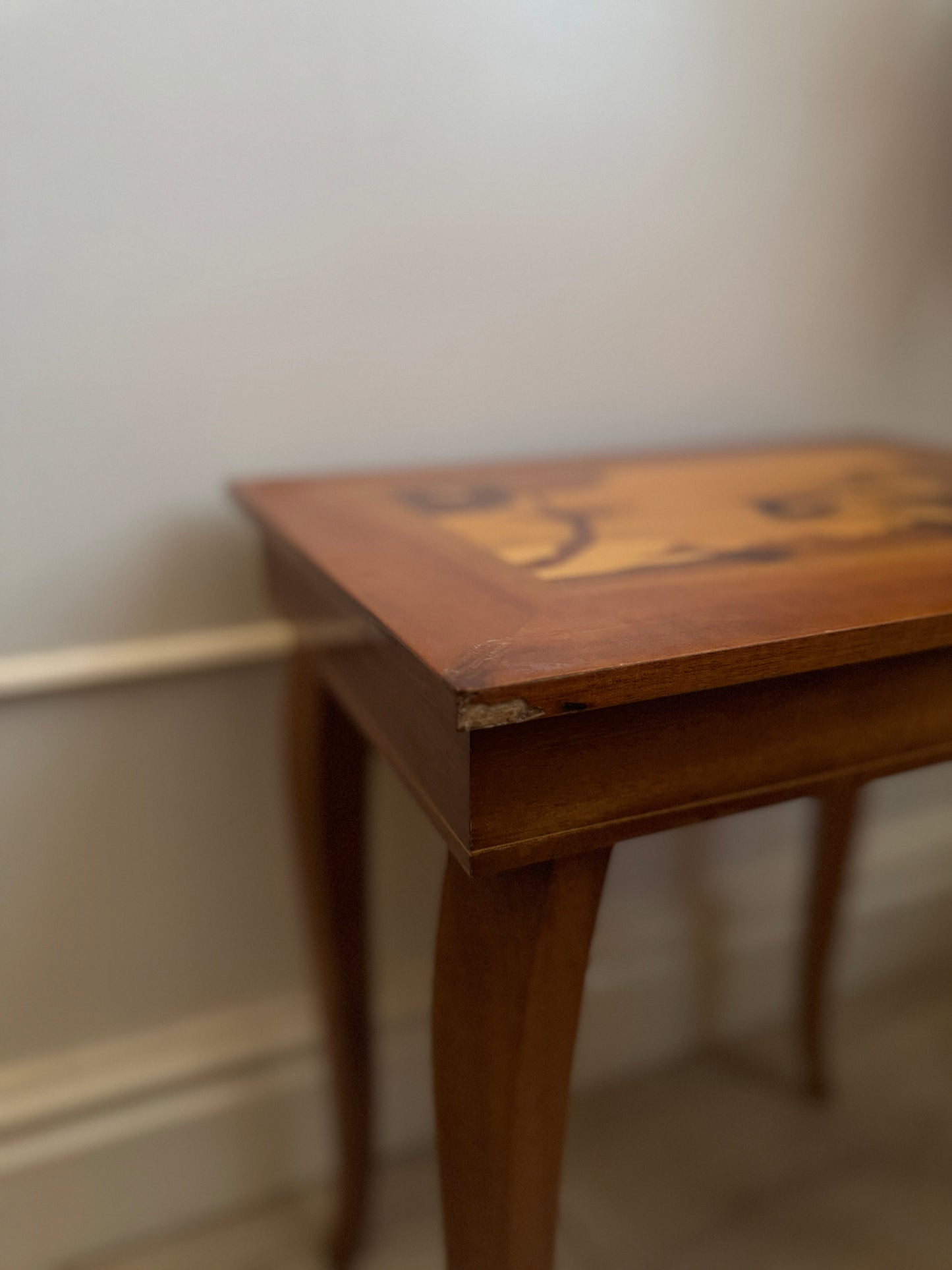Italian Inlaid Musical Vintage Wooden Table / Jewellery Holder with Lid