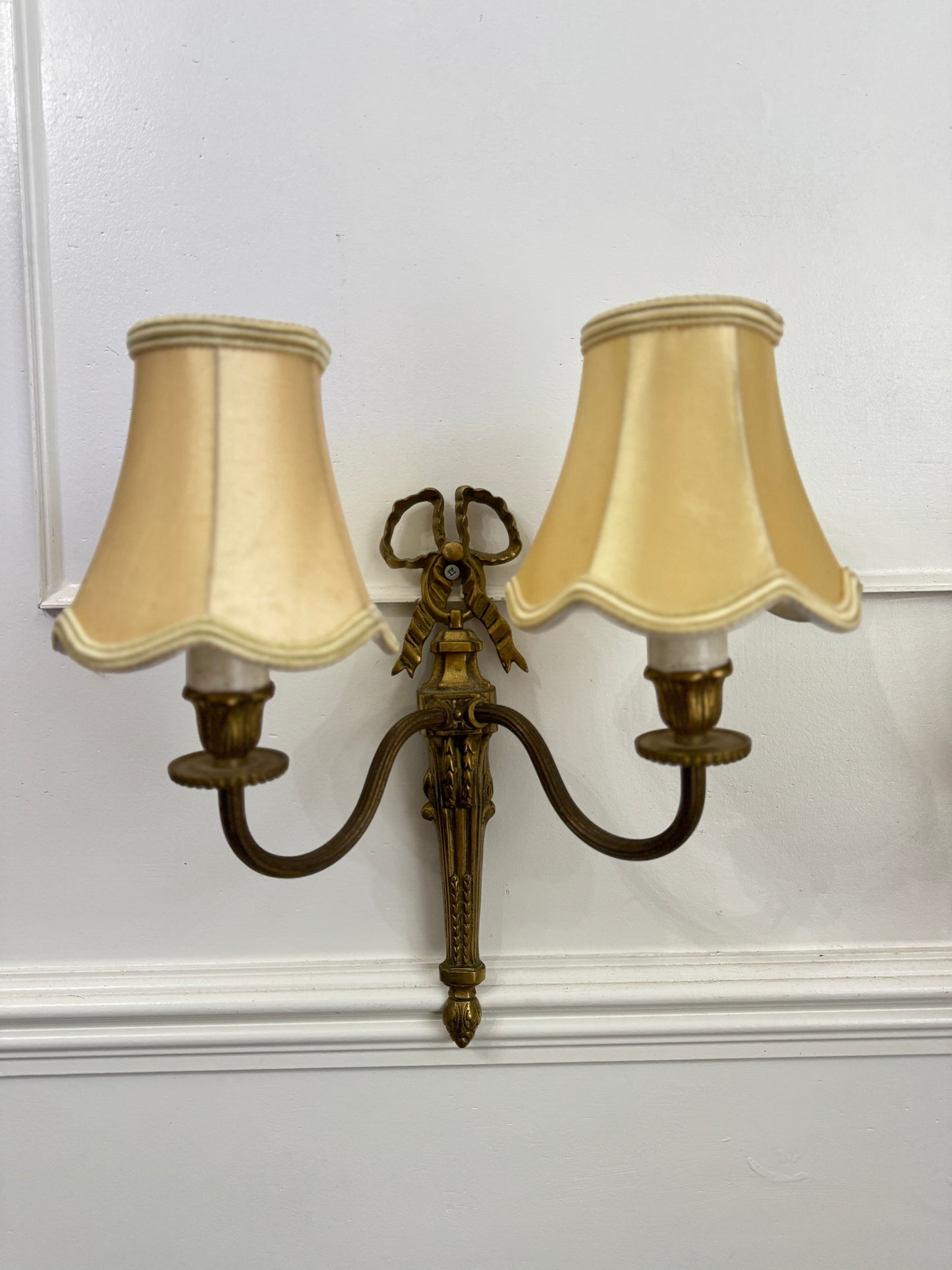 Early 20th Century Louis XVI–Style Brass Two-Arm Wall Light