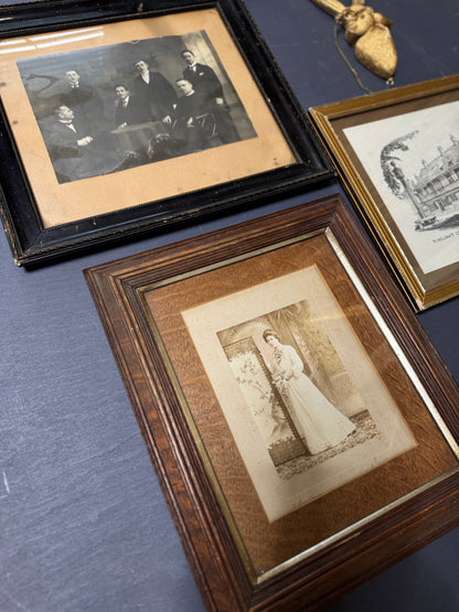 Vintage Gallery Wall Set – Gold & Black Wooden Frames with Resin Rabbit