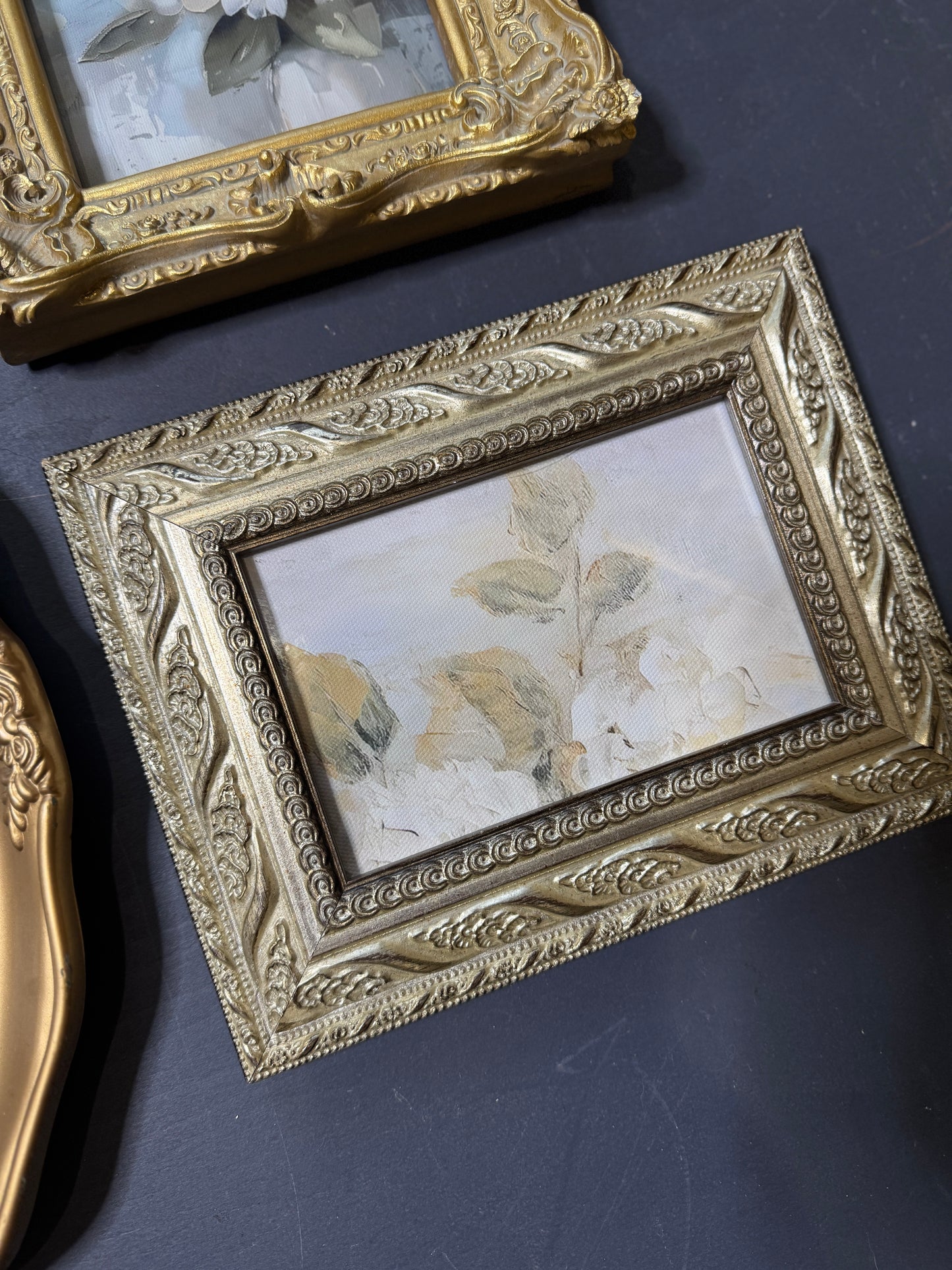 Romantic Gallery Wall Set – Oval & Ornate Vintage-Style Frames