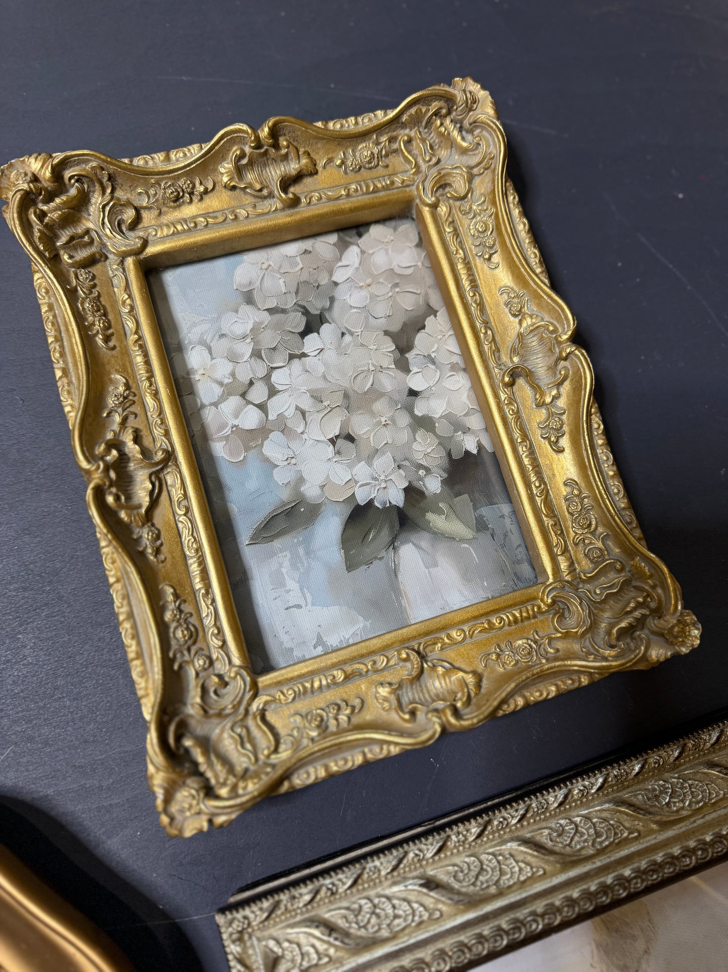 Romantic Gallery Wall Set – Oval & Ornate Vintage-Style Frames
