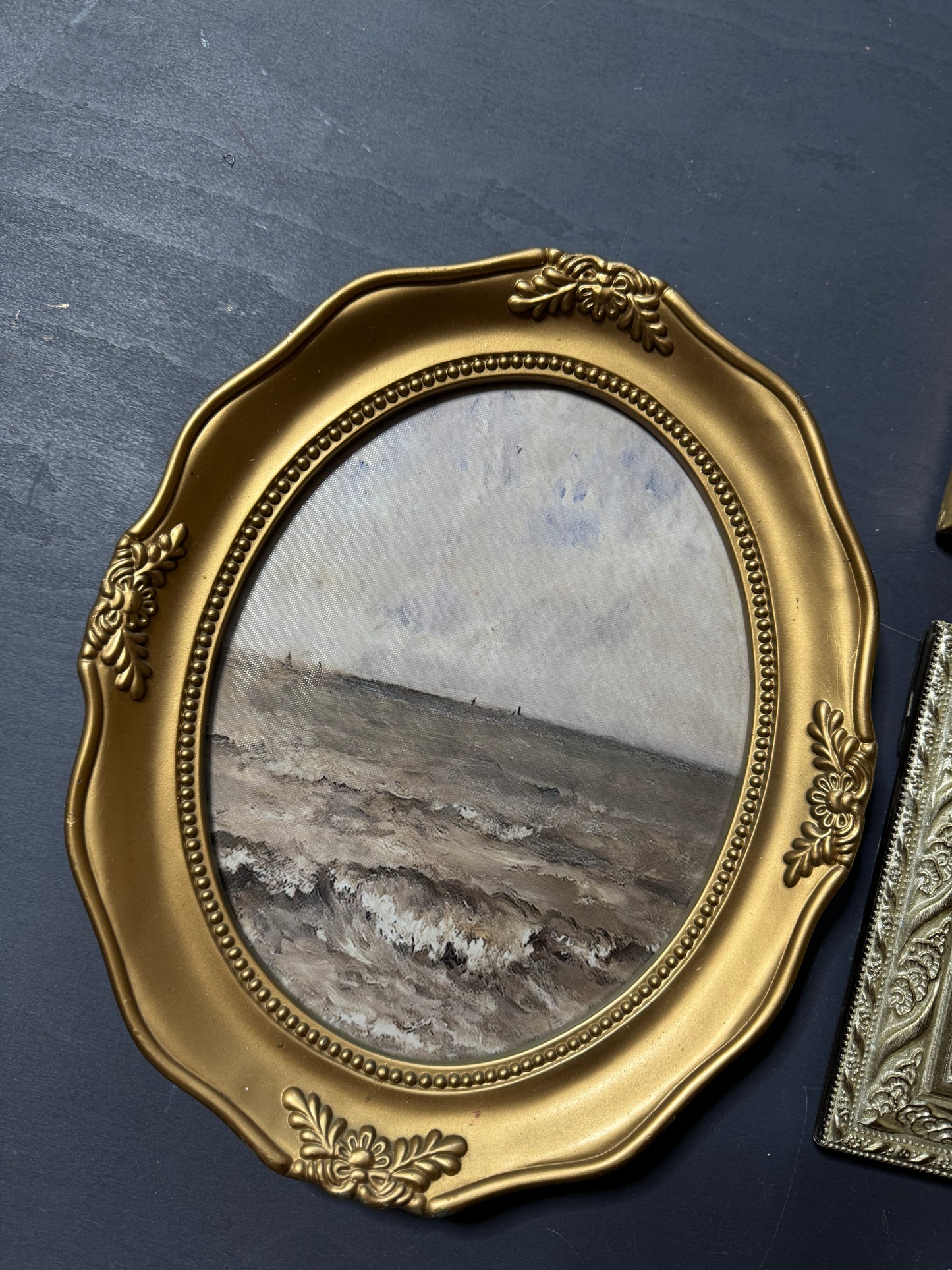 Romantic Gallery Wall Set – Oval & Ornate Vintage-Style Frames