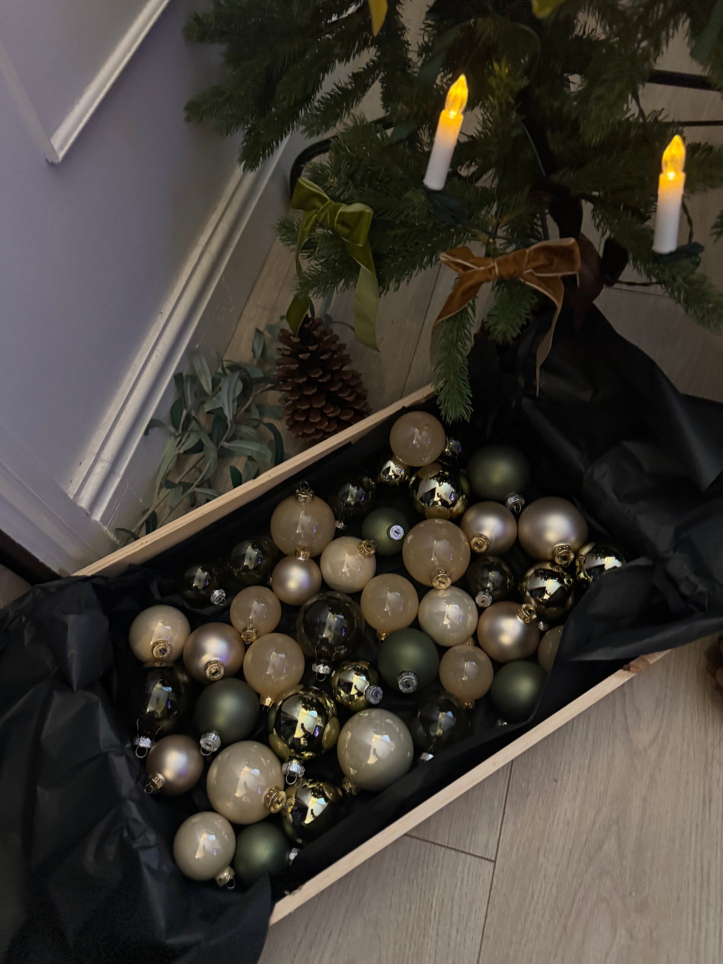 Beige & Green European Glass Christmas Baubles – Mixed Sizes, Set of 42