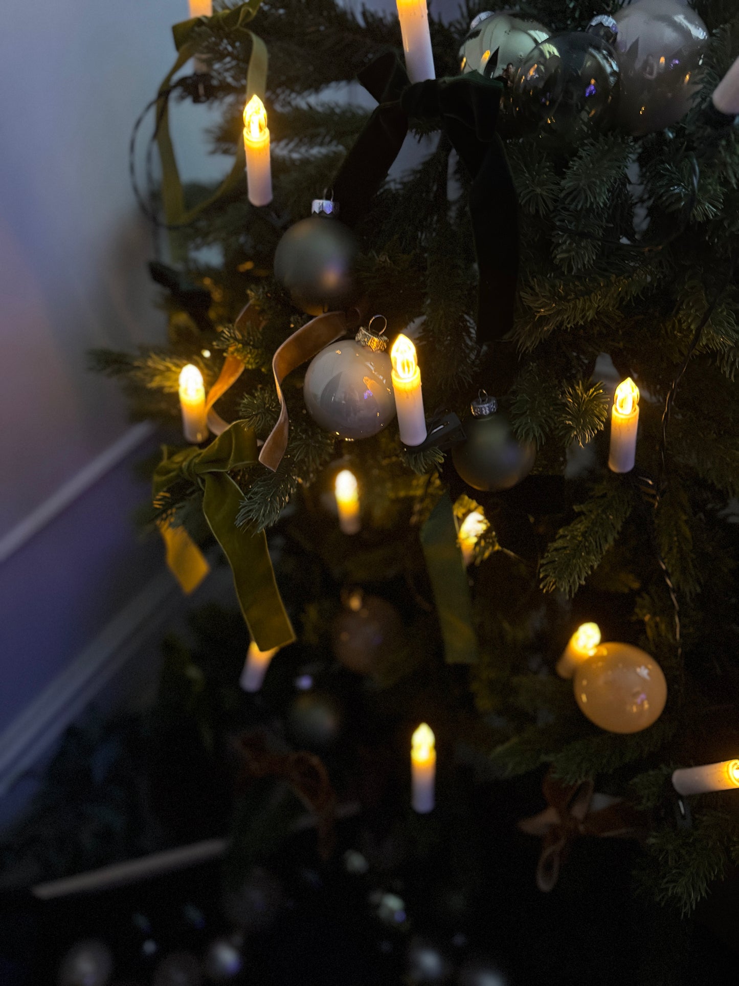 Beige & Green European Glass Christmas Baubles – Mixed Sizes, Set of 42