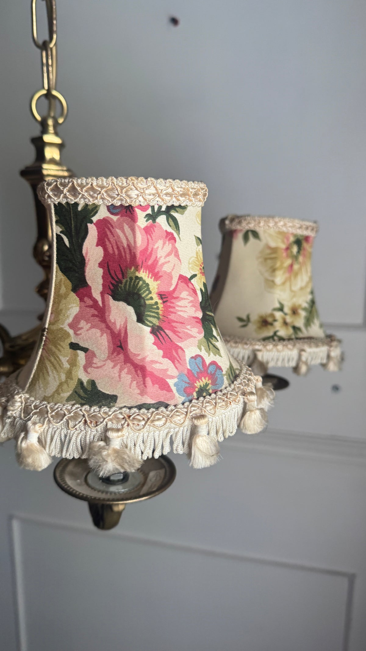 Vintage Satin Brass Lighting — 5-Arm Chandelier with Floral Shades