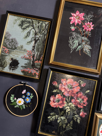 Midnight Heirloom – Vintage Embroidery Frame Gallery Set