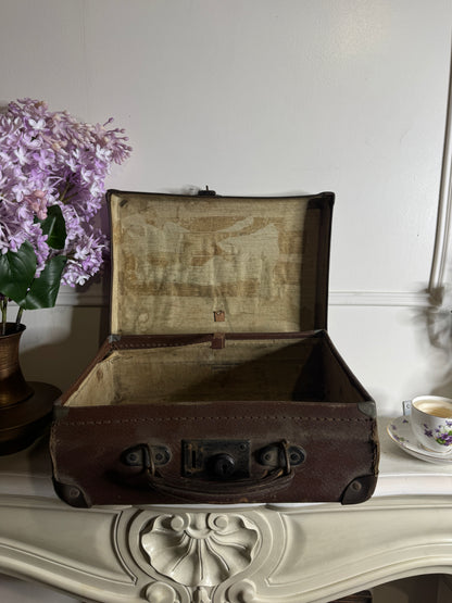Vintage 1944 Suitcase Papworth Industries