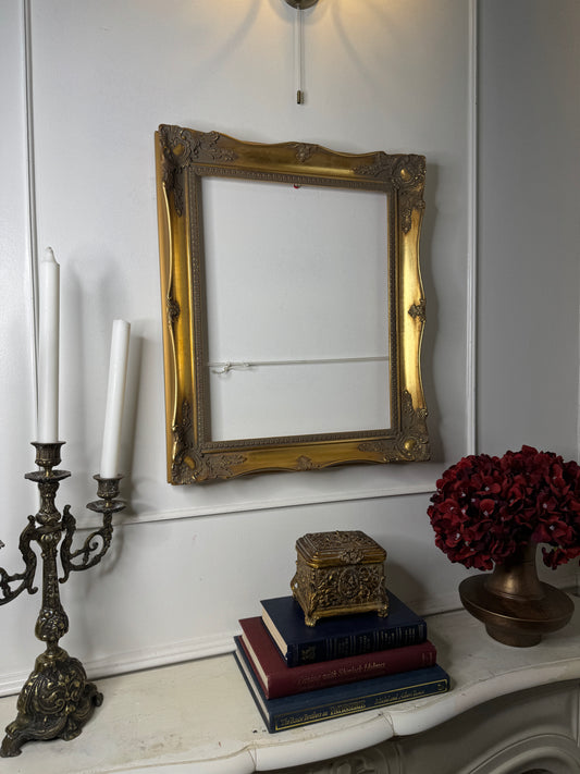 Vintage Ornate Thick Sorélle Frame Medium