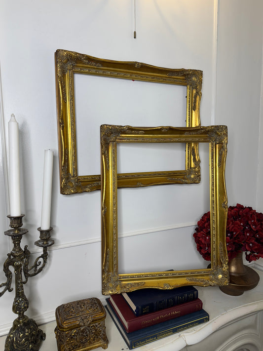 Vintage Ornate Sorélle Frame Medium