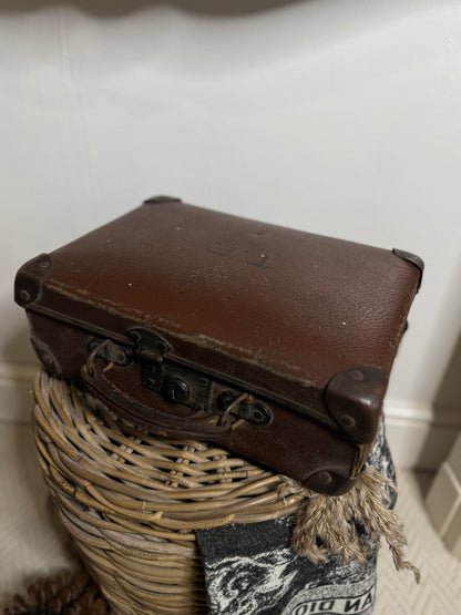 Vintage 1944 Suitcase Papworth Industries