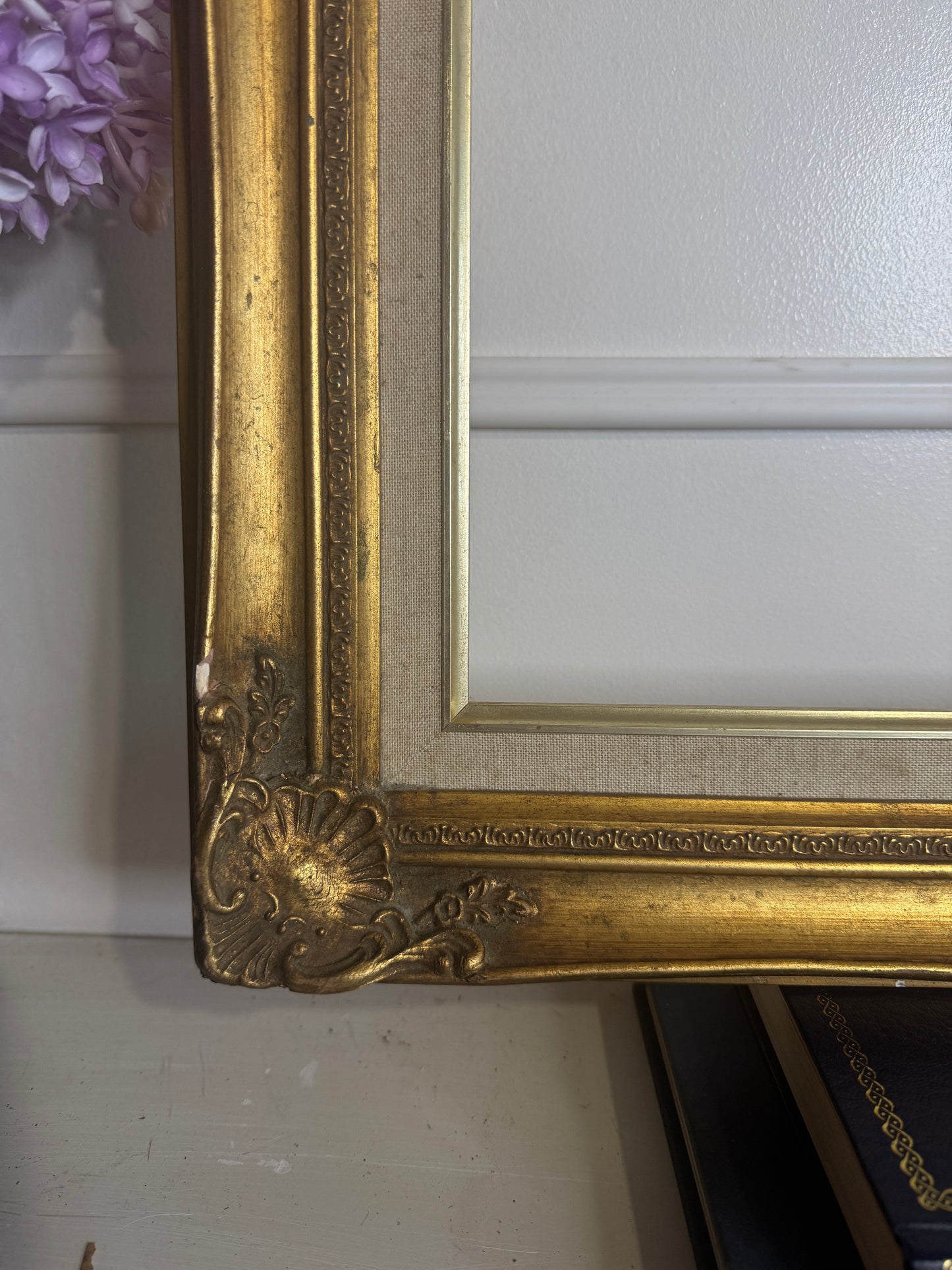 Antique Gold Ornate Swept Medium Frame: Elegant French-Style Gilt Decor (64 x 54 cm)