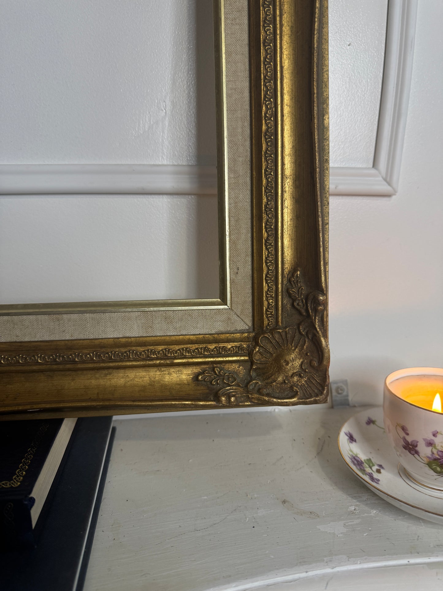 Antique Gold Ornate Swept Medium Frame: Elegant French-Style Gilt Decor (64 x 54 cm)
