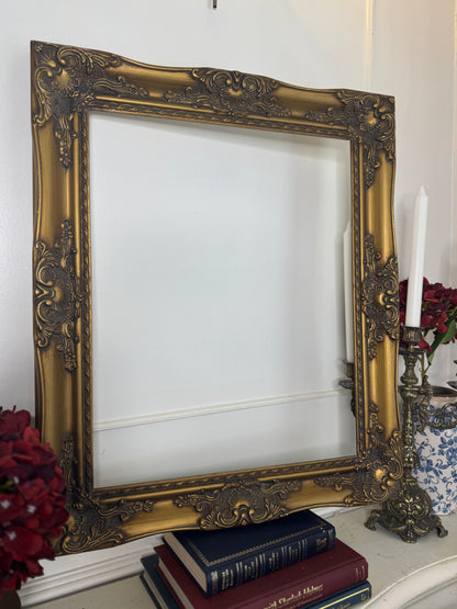 Vintage Gilt French Louis-Style Ornate Ornate Gold Frame - Medium- Frame Milan