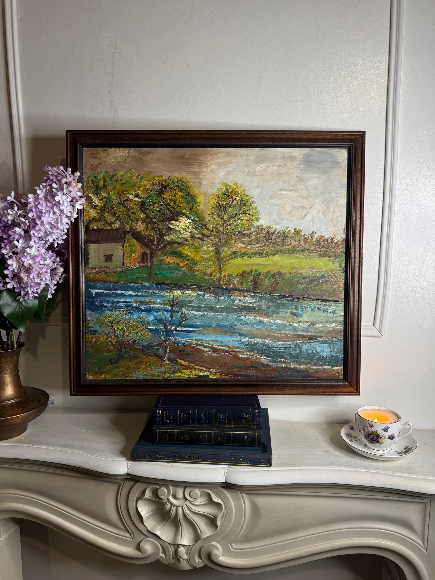 Vintage Rustic Oil Painting – Peaceful River & Cabin Landscape (53 x 59 cm)