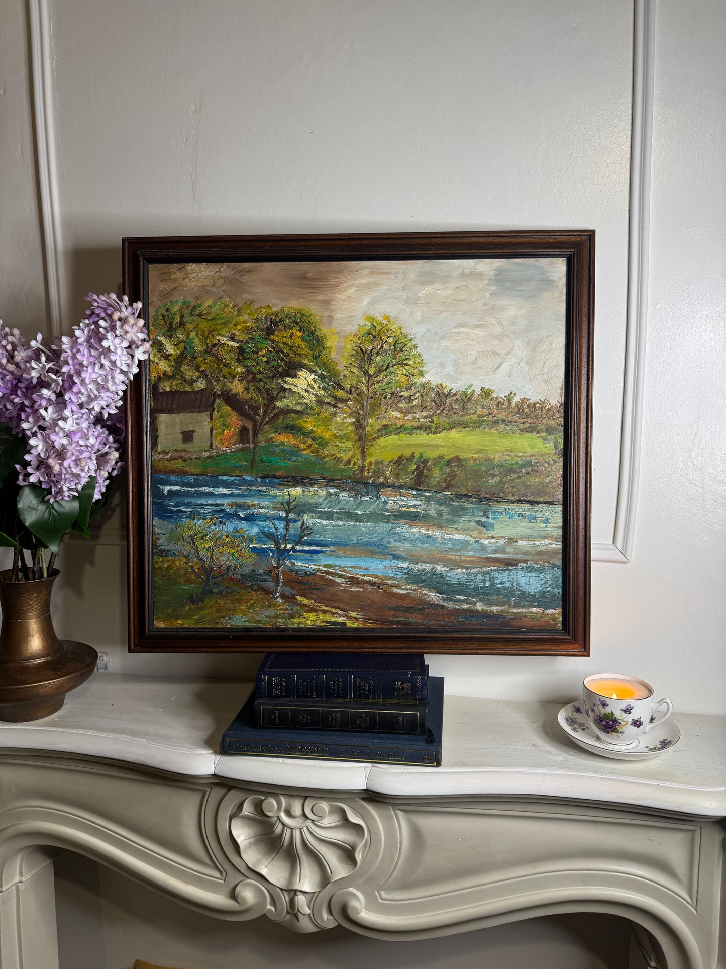 Vintage Rustic Oil Painting – Peaceful River & Cabin Landscape (53 x 59 cm)