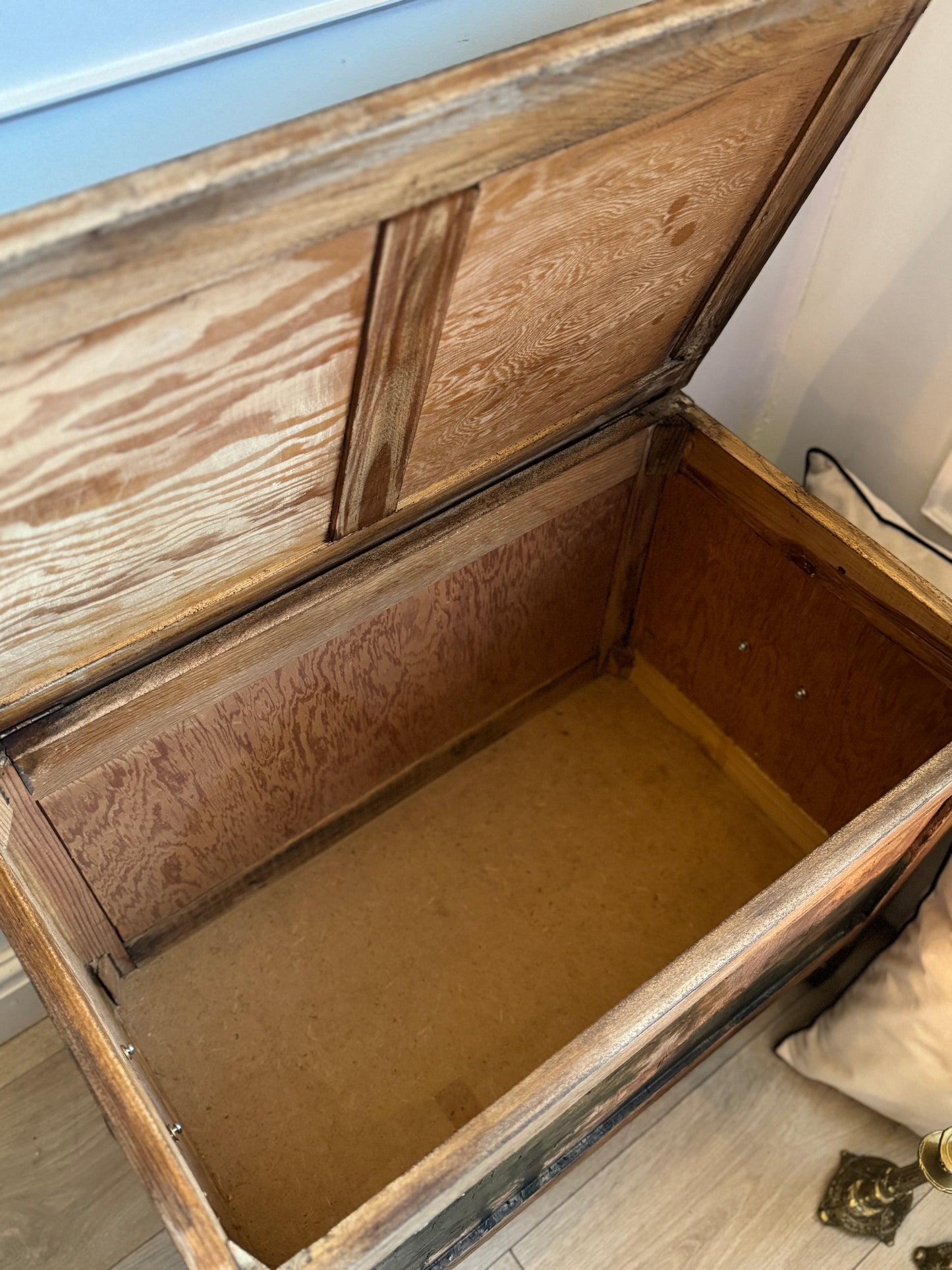 Vintage Oak Small Blanket Box – French Country Upcycled Trunk – Rustic Storage