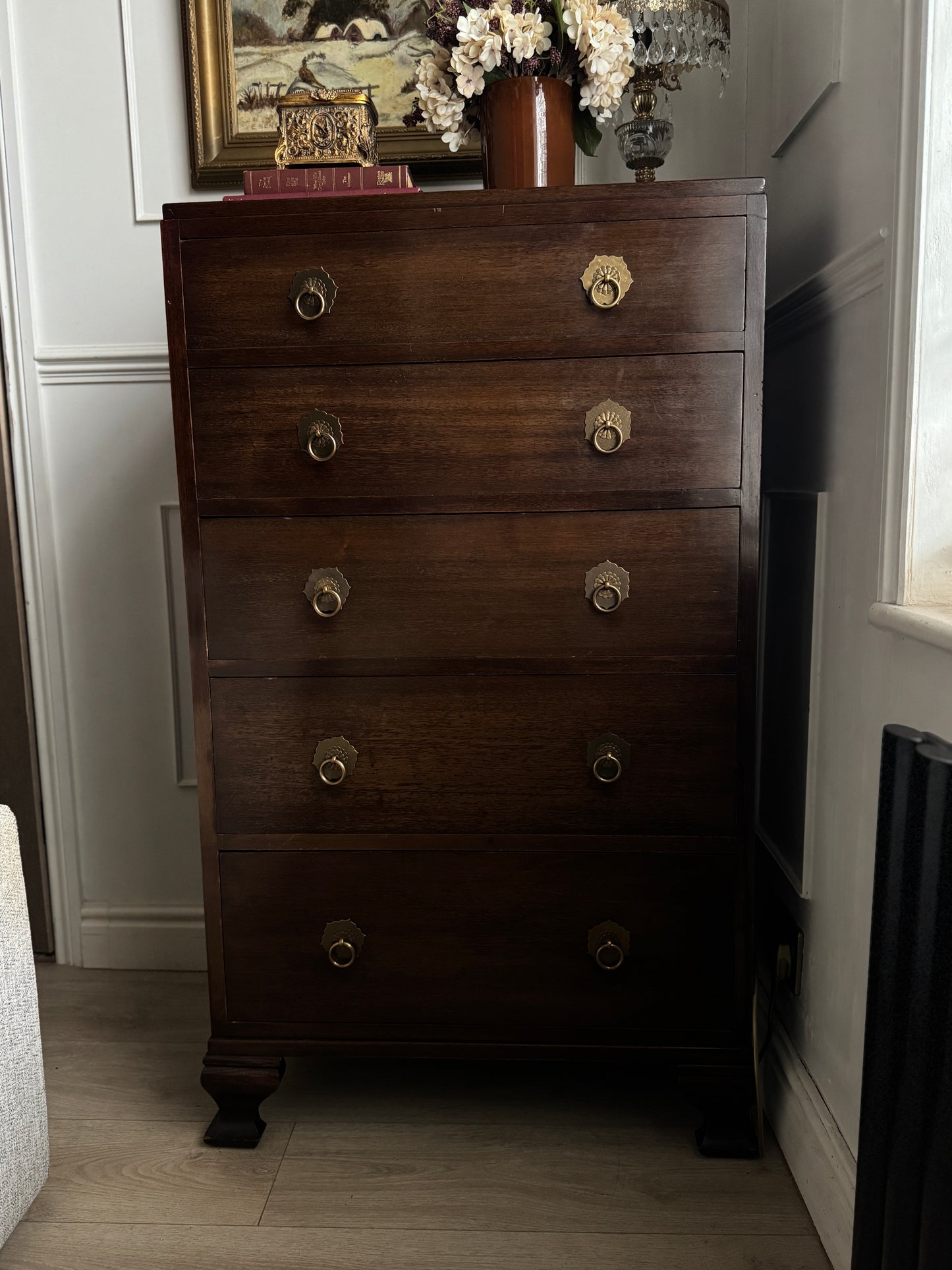 Vintage Walnut Tallboy Chest of Drawers – 5 Drawer with Layered Curved Legs | English Manor