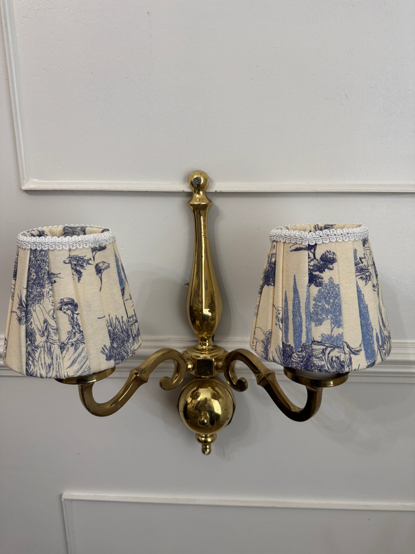 Elegant Vintage Solid Brass Wall Lights– Classic Double Arm Design