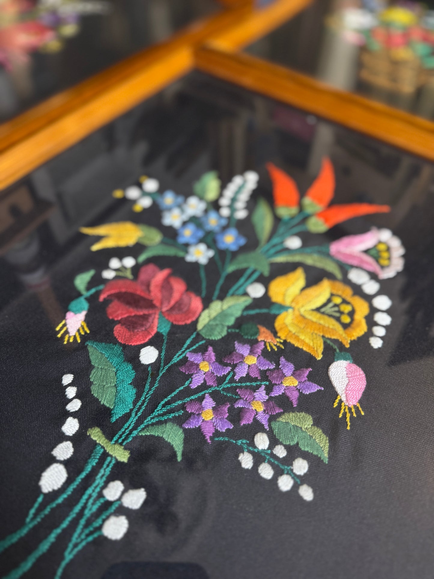 Rare 1950s Hungarian Kalocsa Matyó Embroidery – Vintage Heirloom Wall Hanging Set