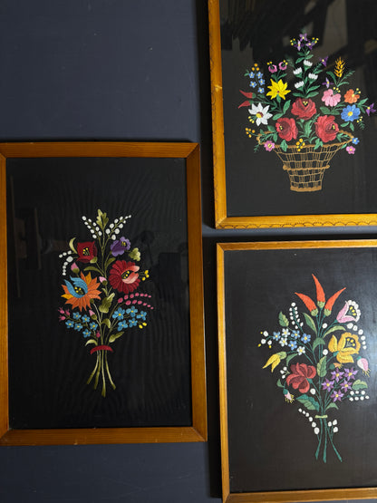 Rare 1950s Hungarian Kalocsa Matyó Embroidery – Vintage Heirloom Wall Hanging Set