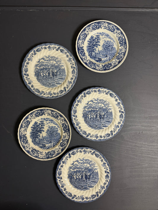 Vintage Kitchen Wall Plates : Blue & White - Willow Style English Plates