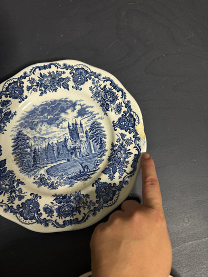 Grand Heritage Wall Set – Blue & White English Plates with Ornate Framed Painting