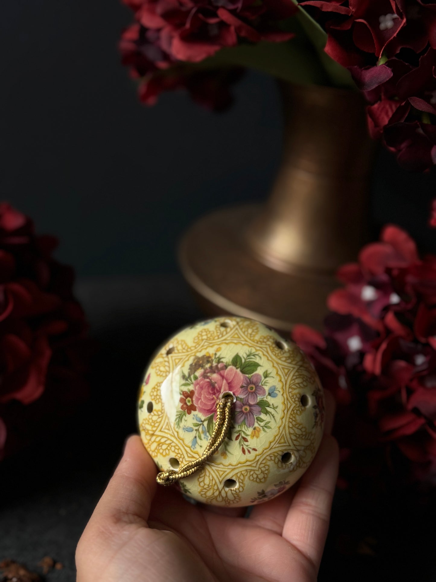 Vintage Ceramic Pomanders A Timeless Touch of Fragrance & Charm