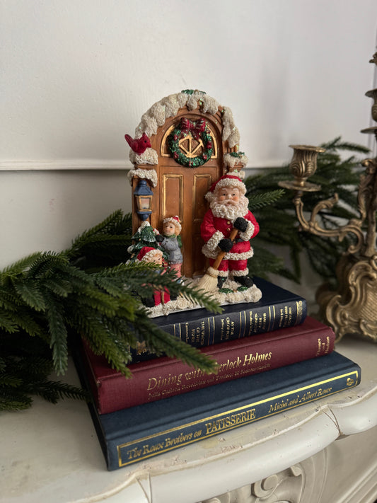 Vintage Porcelain Christmas Mantle Décor – 20 x 13 cm