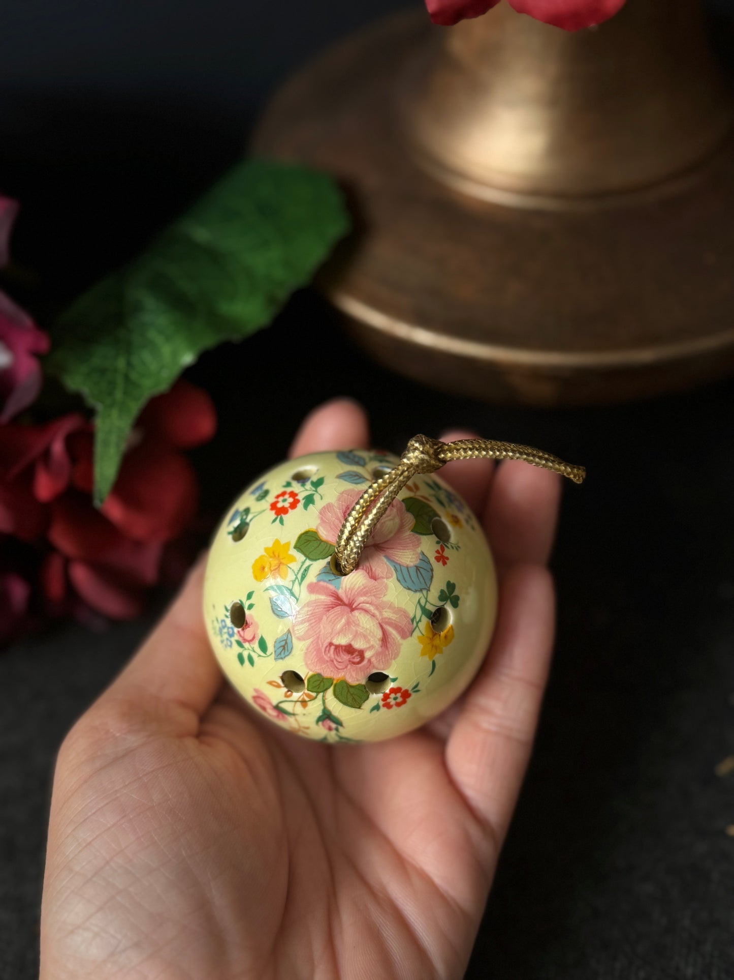 Vintage Ceramic Pomanders A Timeless Touch of Fragrance & Charm