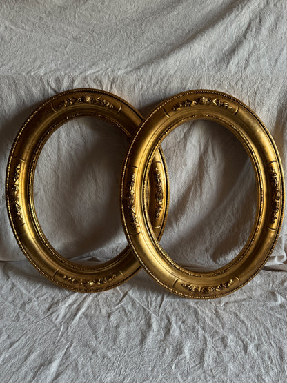 Vintage 1970s Oval Frames| Ornate Resin Gold Frames | Lightweight Matching Pair