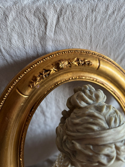 Vintage 1970s Oval Frames| Ornate Resin Gold Frames | Lightweight Matching Pair