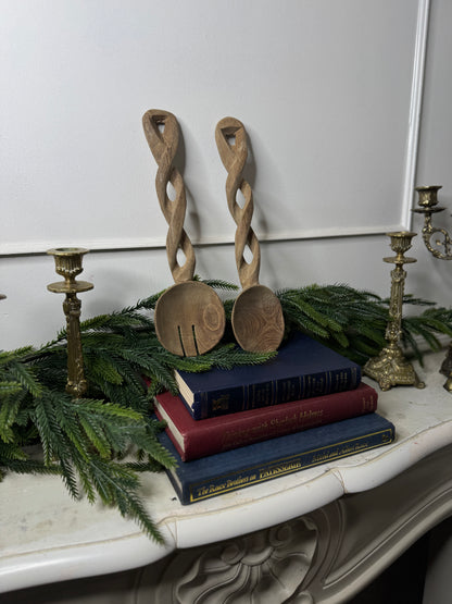 Rustic Charm – Vintage Wooden Wall Spoon Set