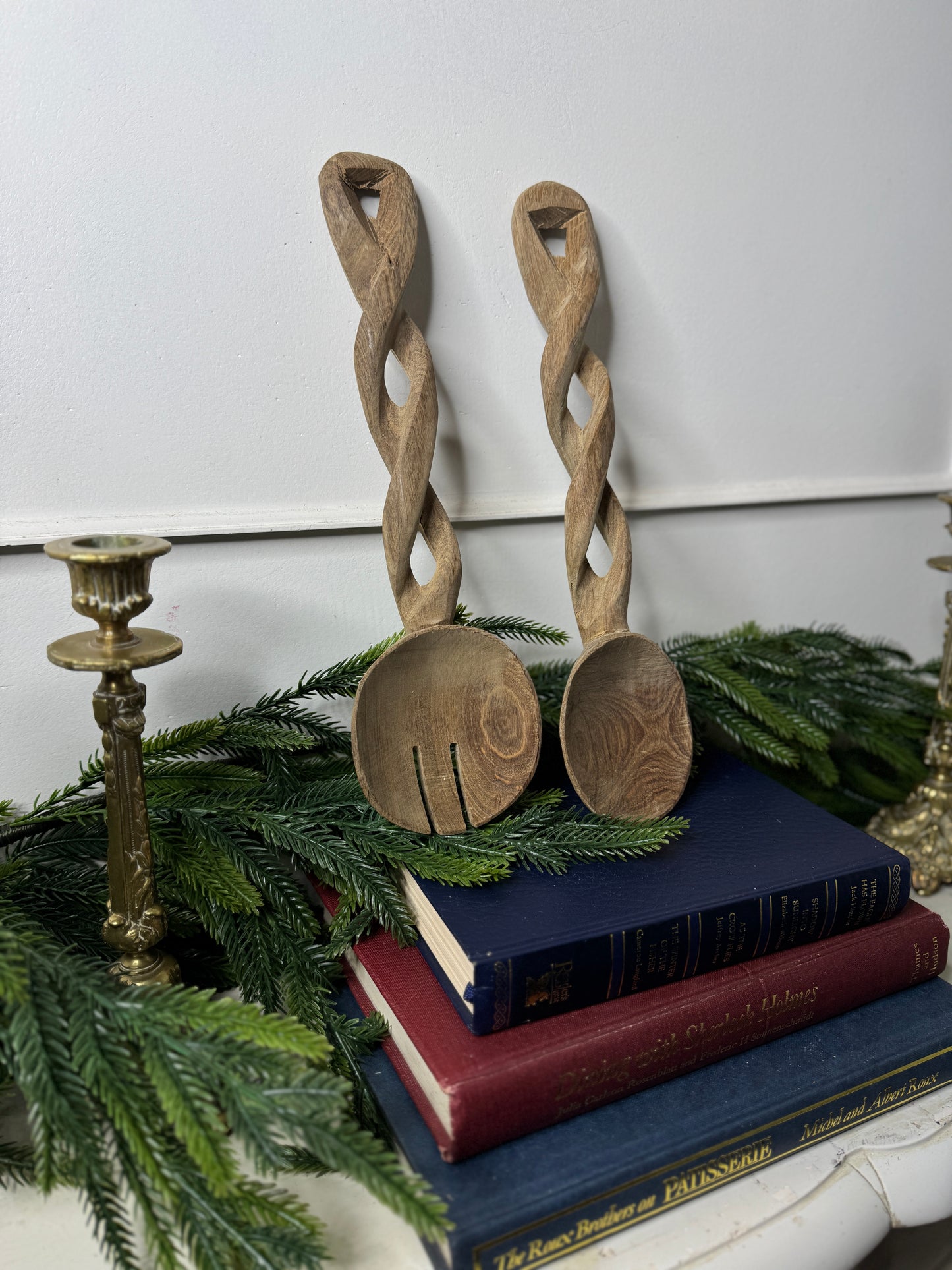 Rustic Charm – Vintage Wooden Wall Spoon Set