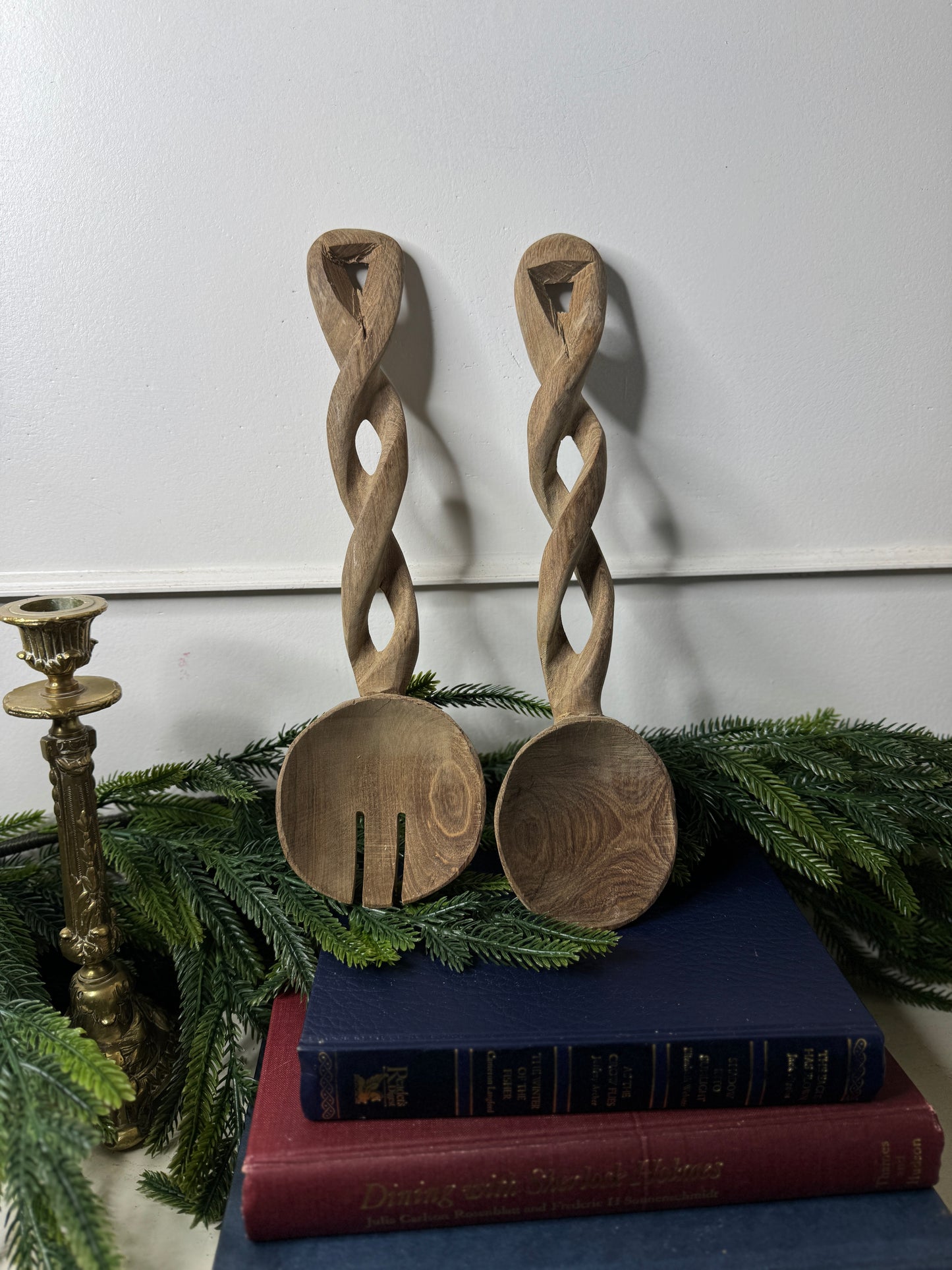Rustic Charm – Vintage Wooden Wall Spoon Set