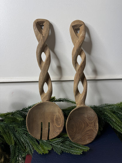 Rustic Charm – Vintage Wooden Wall Spoon Set