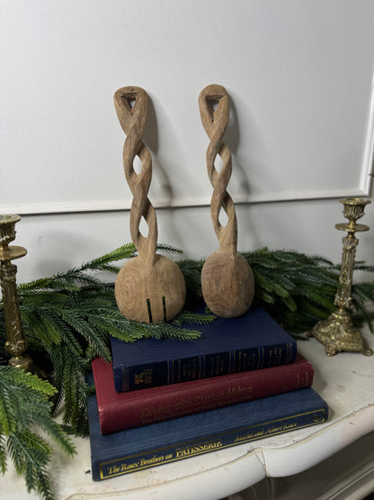 Rustic Charm – Vintage Wooden Wall Spoon Set