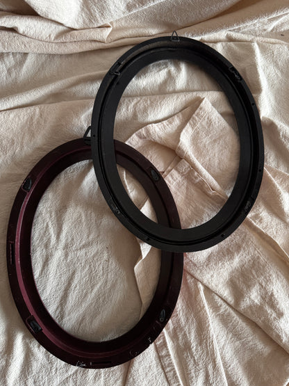 Vintage 1970s Resin Oval Frames Set (5 Pieces) – Mixed Sizes, Burgundy & White