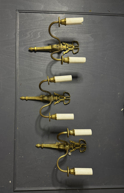 Early 20th Century Louis XVI–Style Brass Two-Arm Wall Light with Ribbon Detail