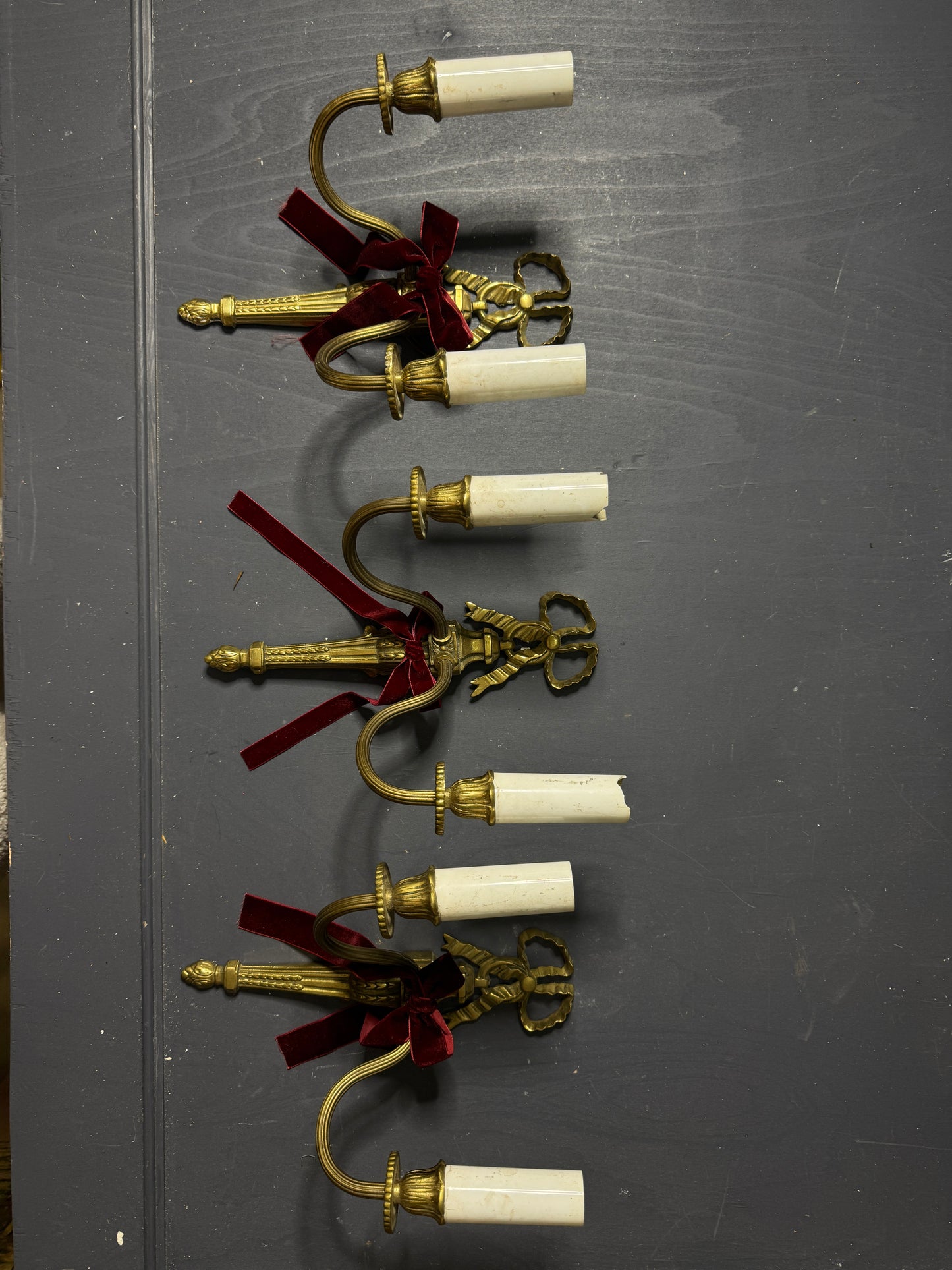 Early 20th Century Louis XVI–Style Brass Two-Arm Wall Light with Ribbon Detail