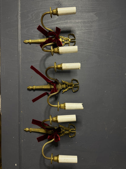 Early 20th Century Louis XVI–Style Brass Two-Arm Wall Light with Ribbon Detail