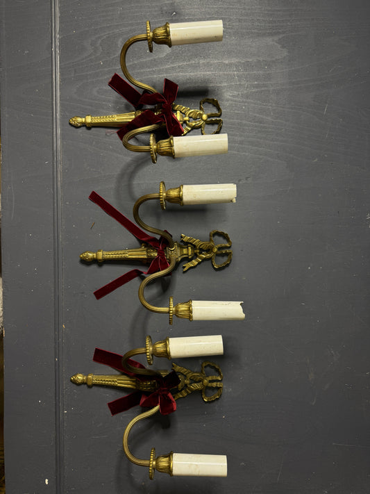 Early 20th Century Louis XVI–Style Brass Two-Arm Wall Light with Ribbon Detail