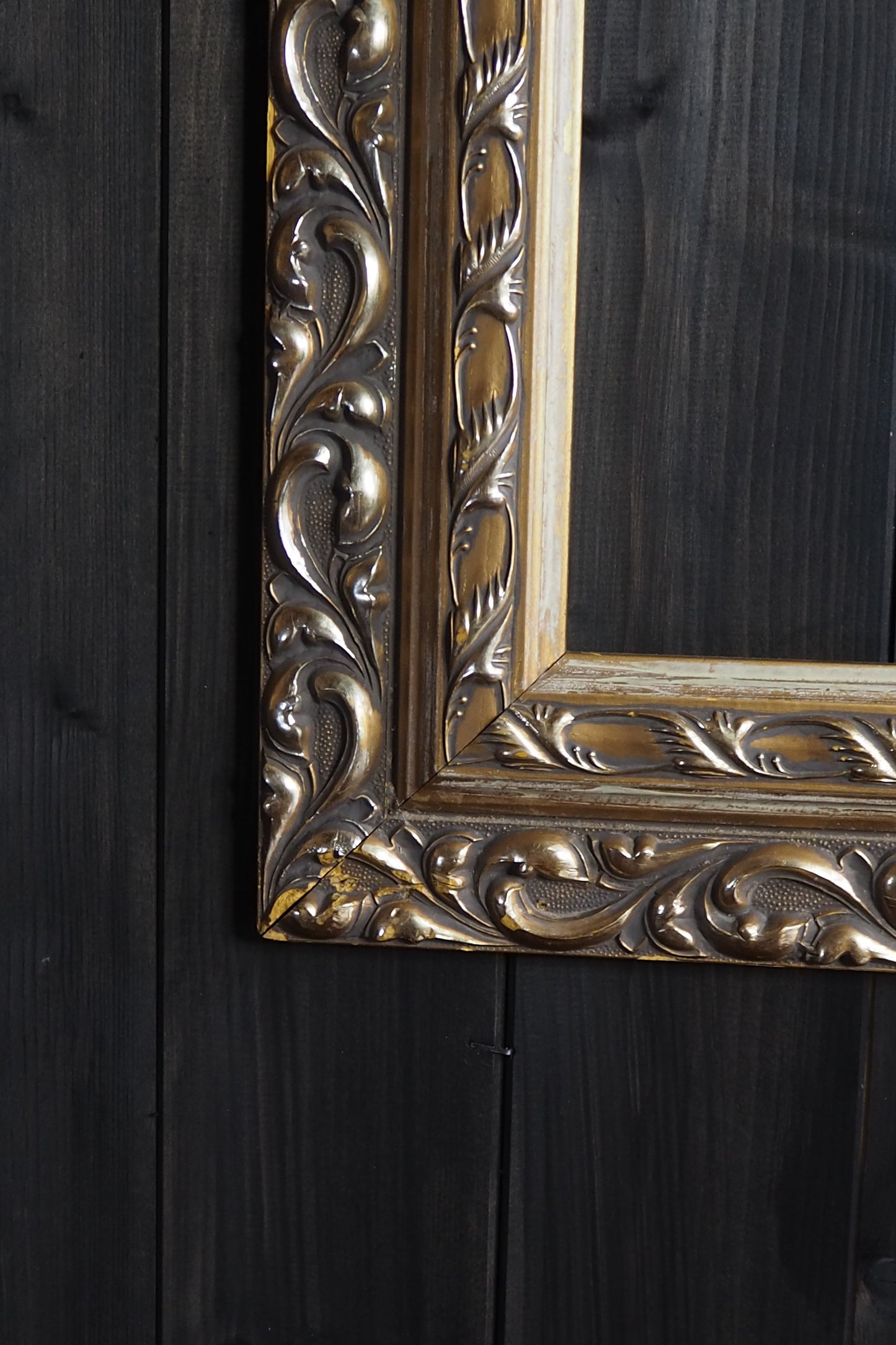 The Avignon – Large Silver & Gold Distressed Ornate Frame