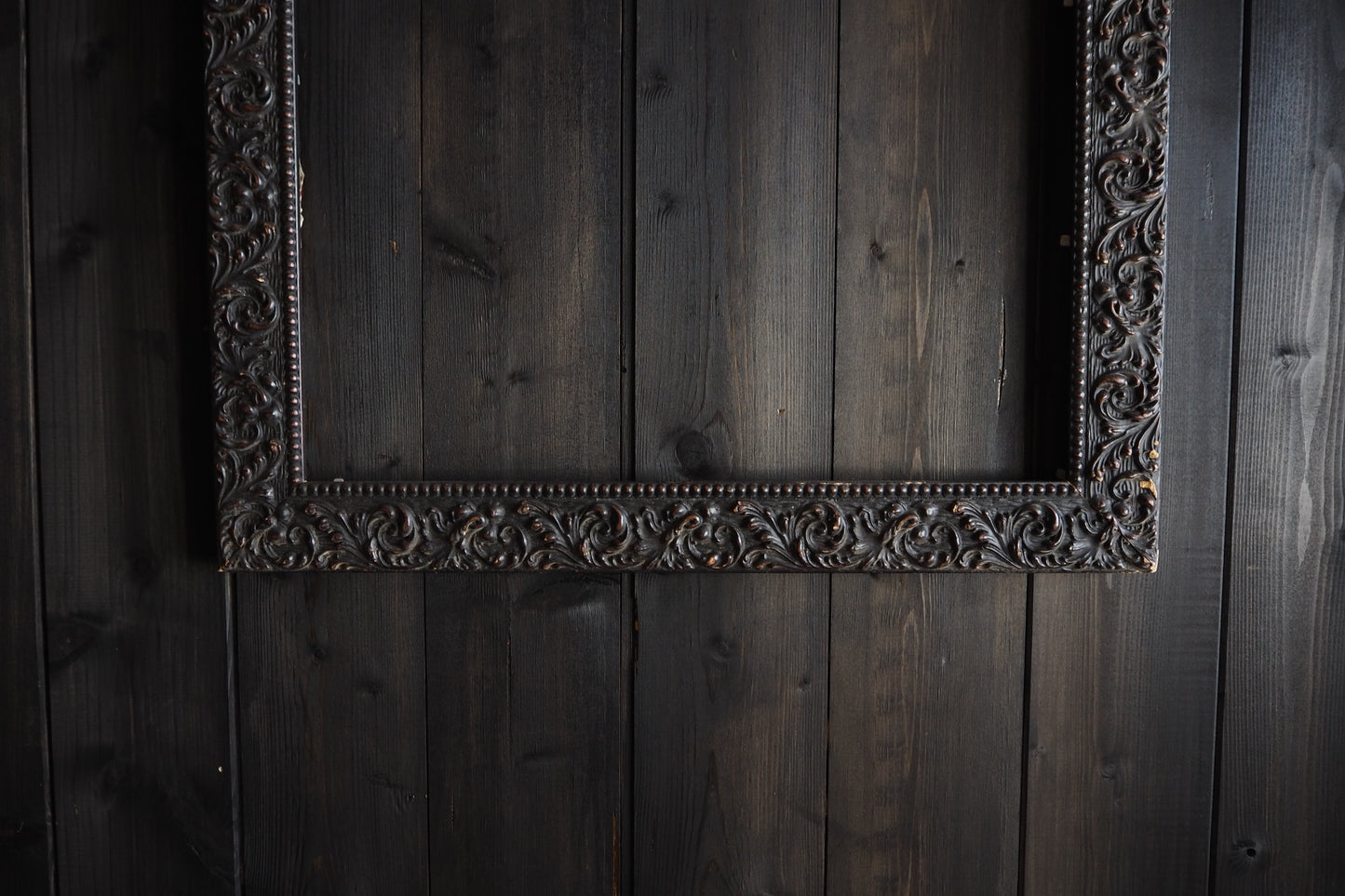 The Belgravia - Rustic Black Ornate Frame with Gilt Detail