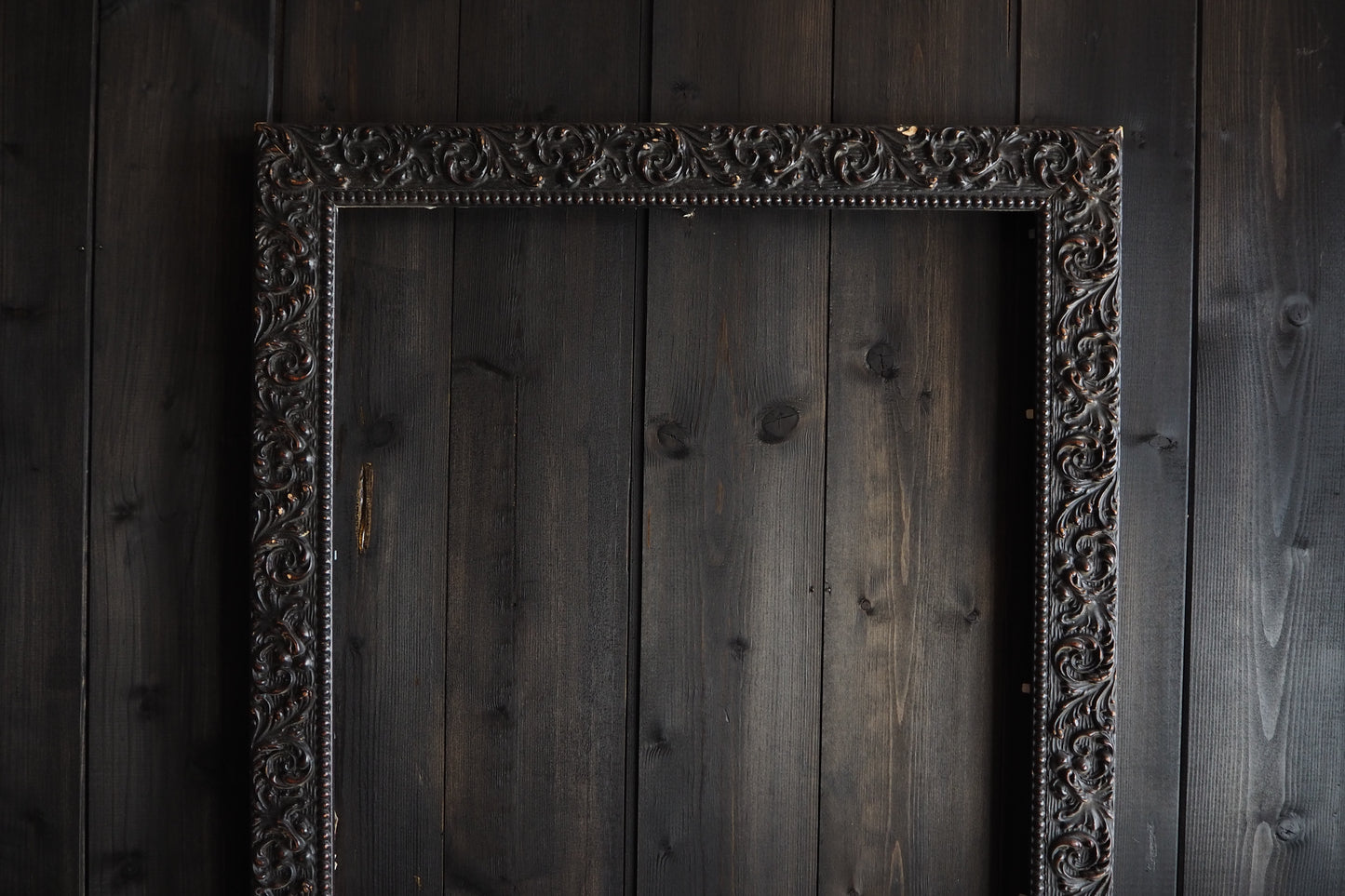 The Belgravia - Rustic Black Ornate Frame with Gilt Detail