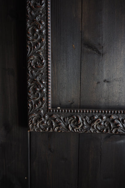 The Belgravia - Rustic Black Ornate Frame with Gilt Detail