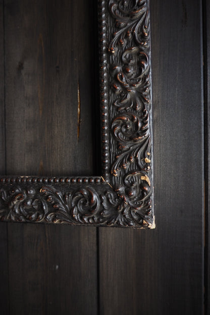 The Belgravia - Rustic Black Ornate Frame with Gilt Detail