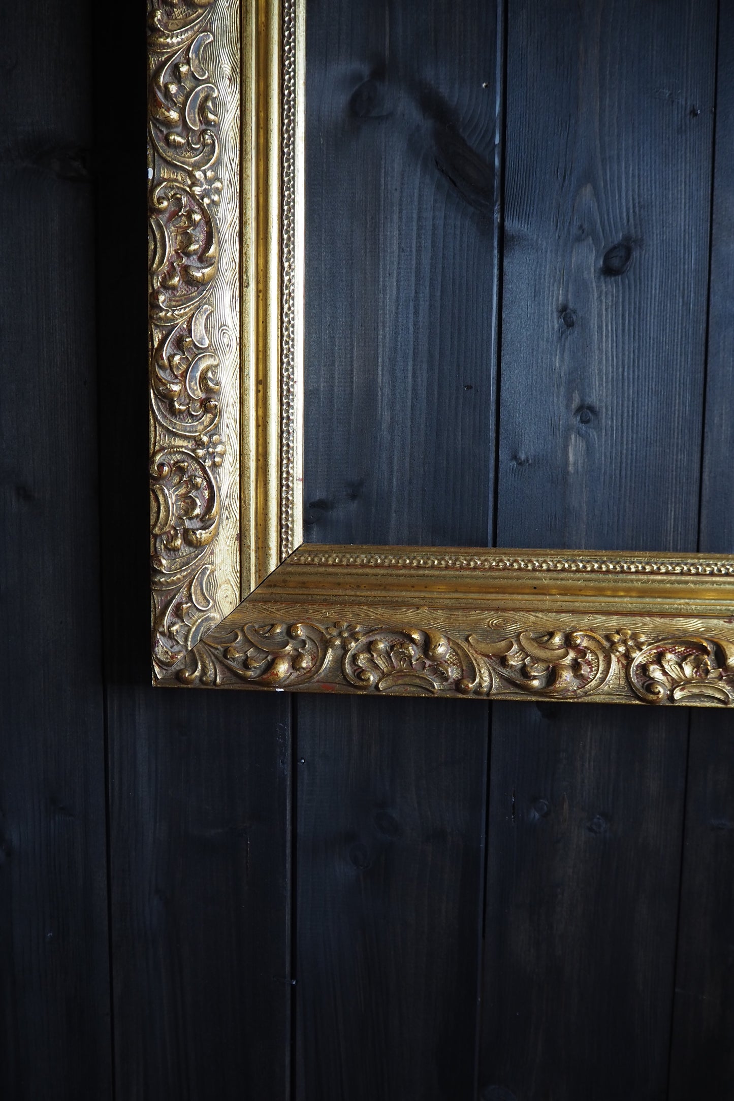 The Everleigh – Heavily Detailed Gold Ornate Frame