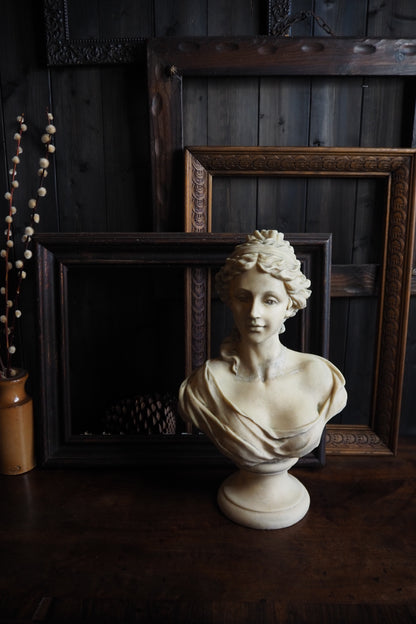 The Belgravia - Rustic Black Ornate Frame with Gilt Detail