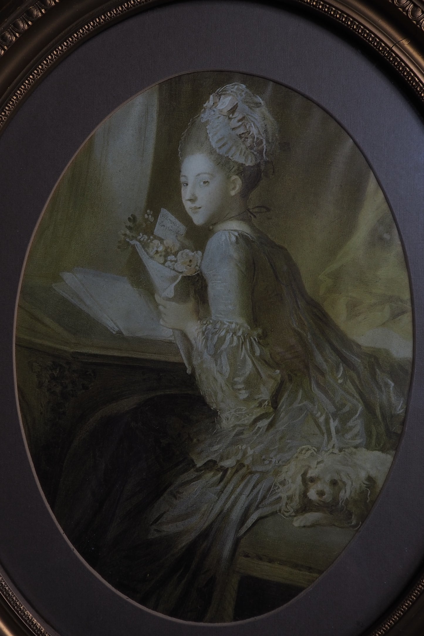 Elegant Victorian Wall Print Art in Large Oval Gold Gilt Frame